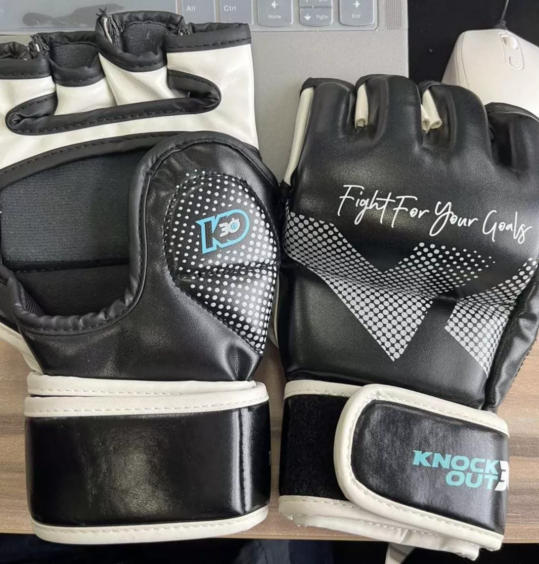 What’s the Difference Between UFC-Style Competition MMA Gloves and Regular Training MMA Gloves?